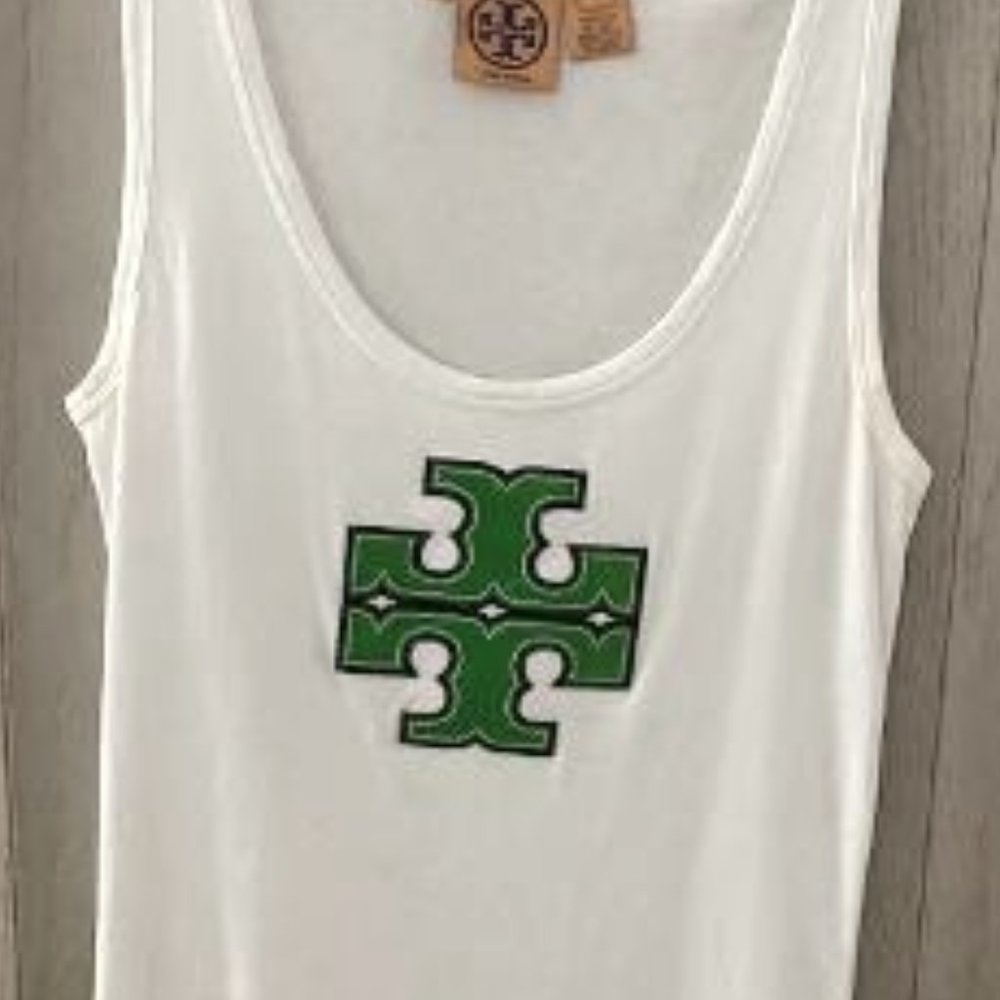 Tory Burch Tee with a Patten ( Shiny) Logo